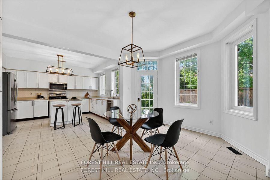 2 Regent Street • Richmond Hill, ON photo 8