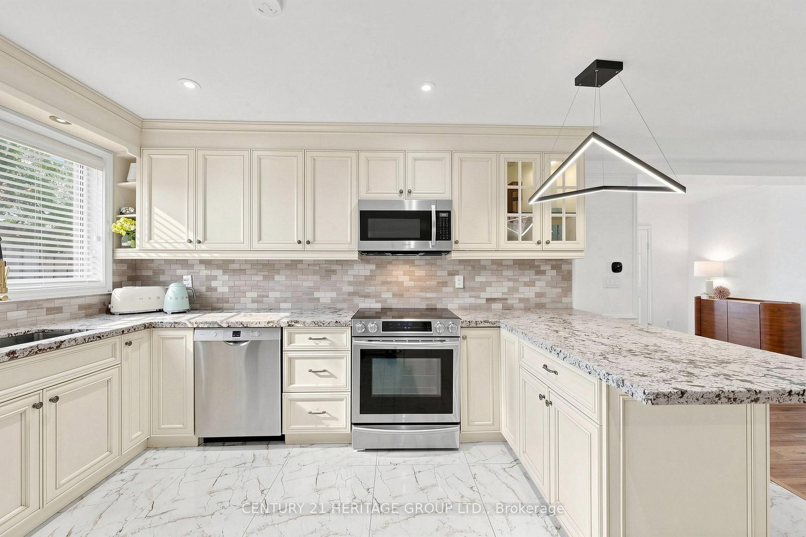162 Laverock Avenue • Richmond Hill, ON photo 16