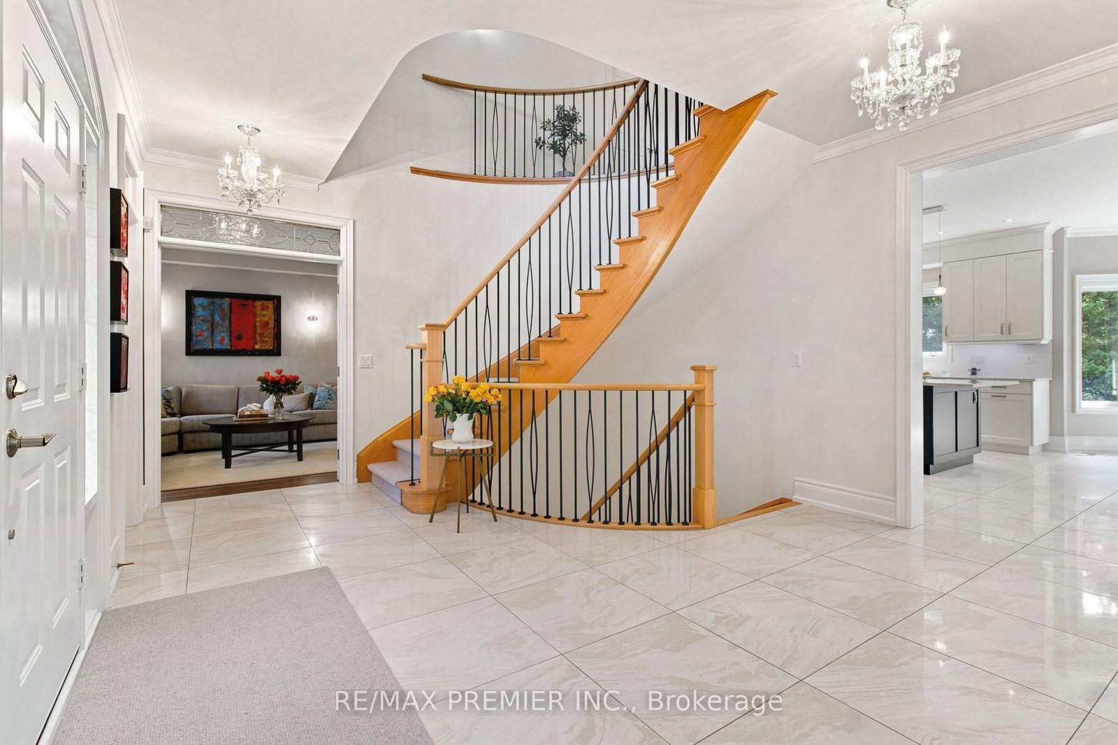 19 Stockdale Crescent • Richmond Hill, ON photo 6
