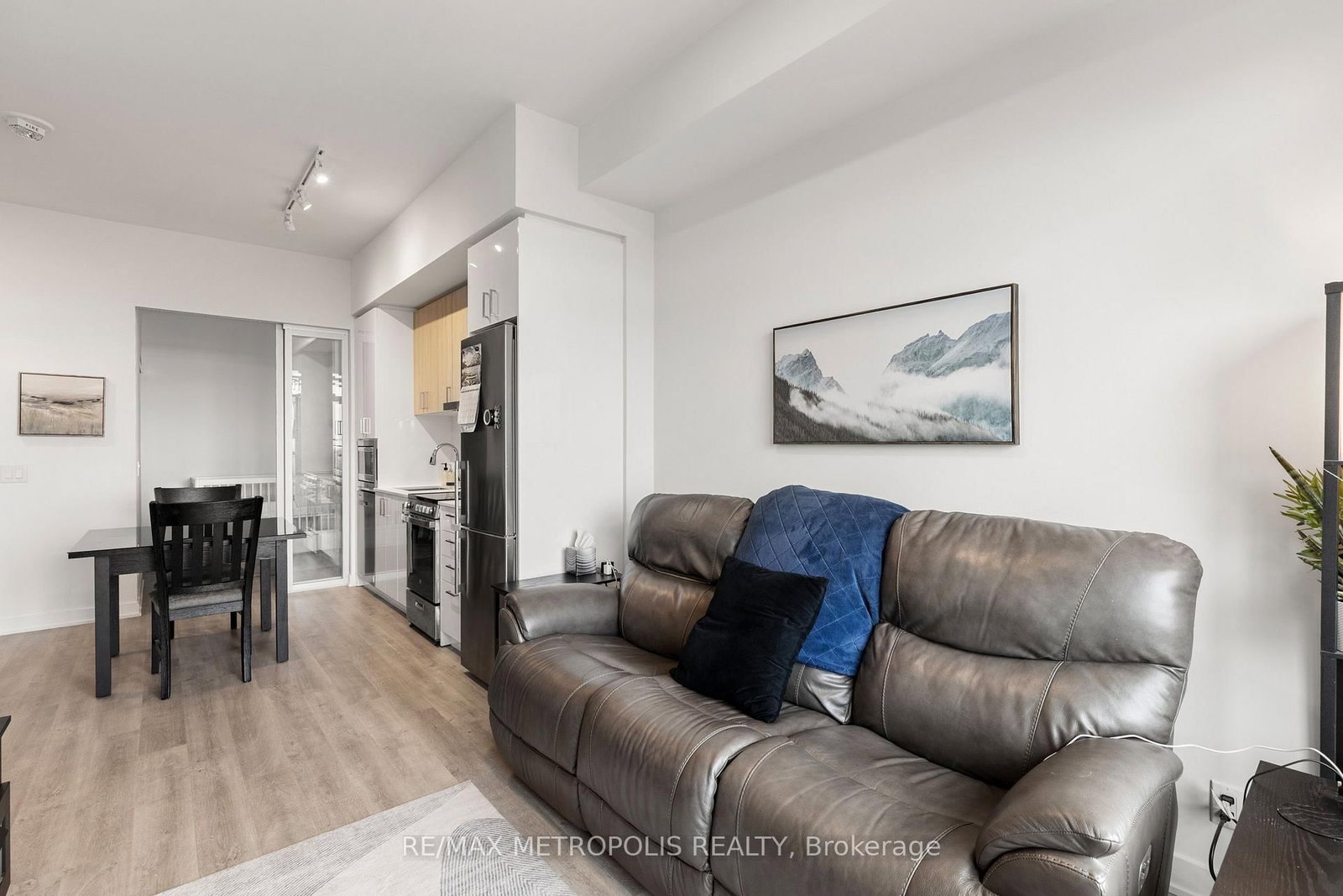 30 Upper Mall Way • #2504 • Vaughan, ON photo 11