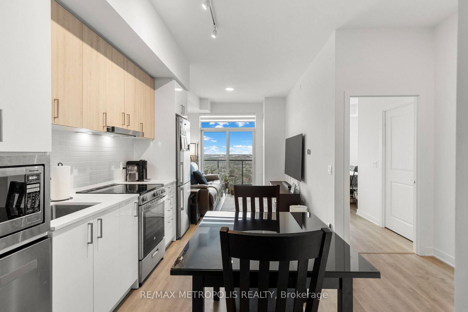 30 Upper Mall Way • #2504 • Vaughan, ON photo 17