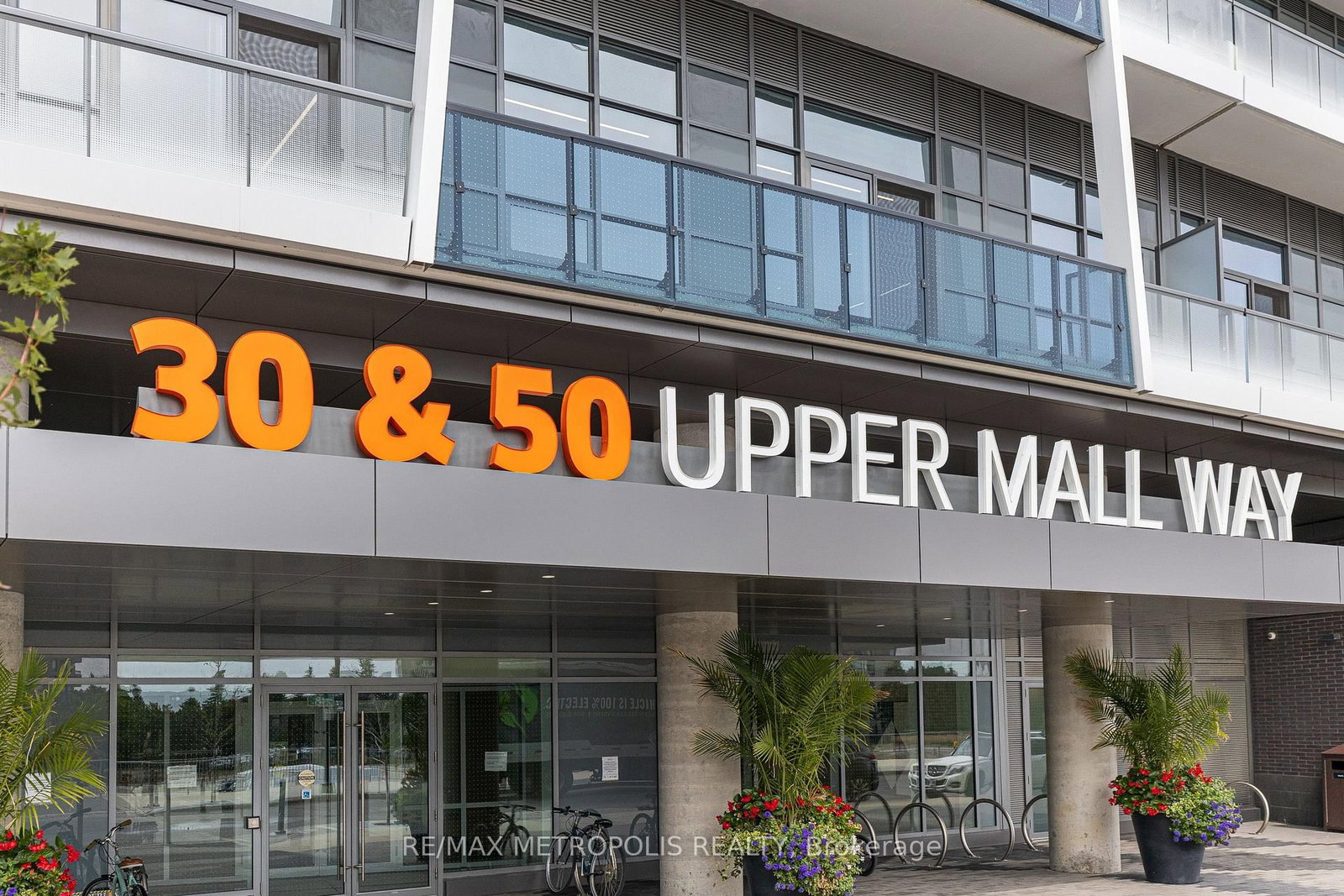 30 Upper Mall Way • #2504 • Vaughan, ON photo 4
