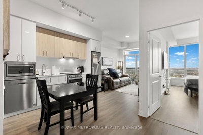 30 Upper Mall Way • #2504 • Vaughan, ON photo 6