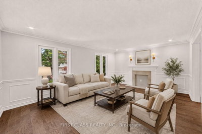 30 Ritter Crescent • Markham, ON photo 2