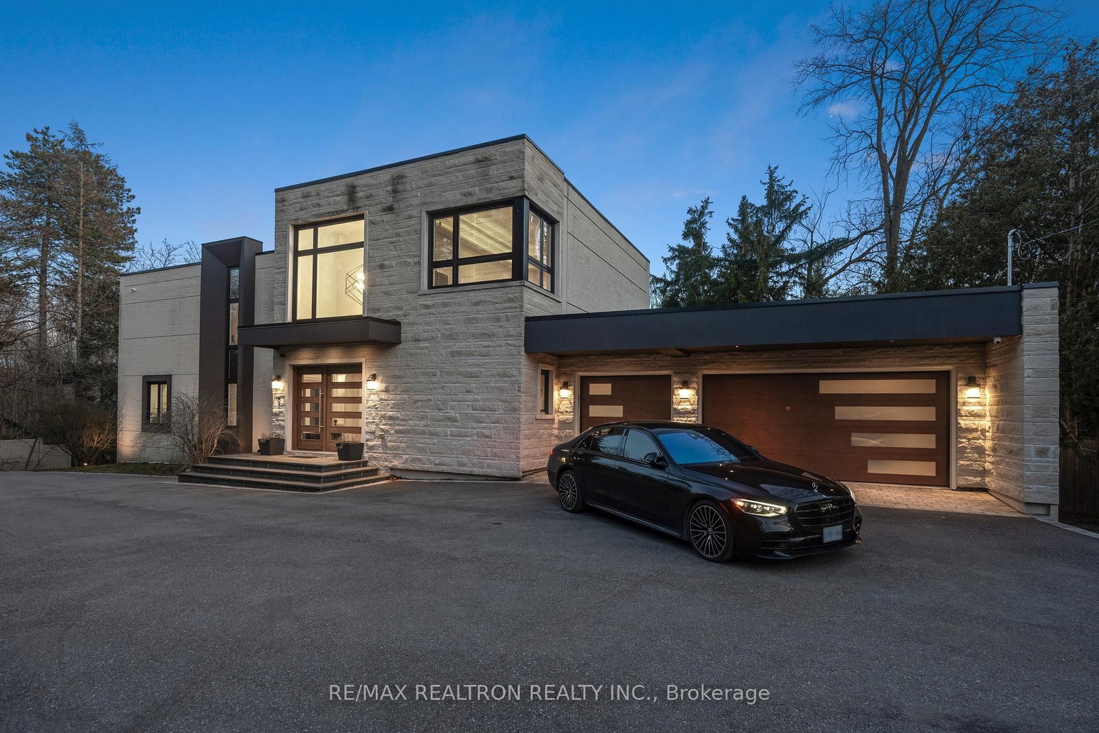 7 Albion Close • Markham, ON photo 9