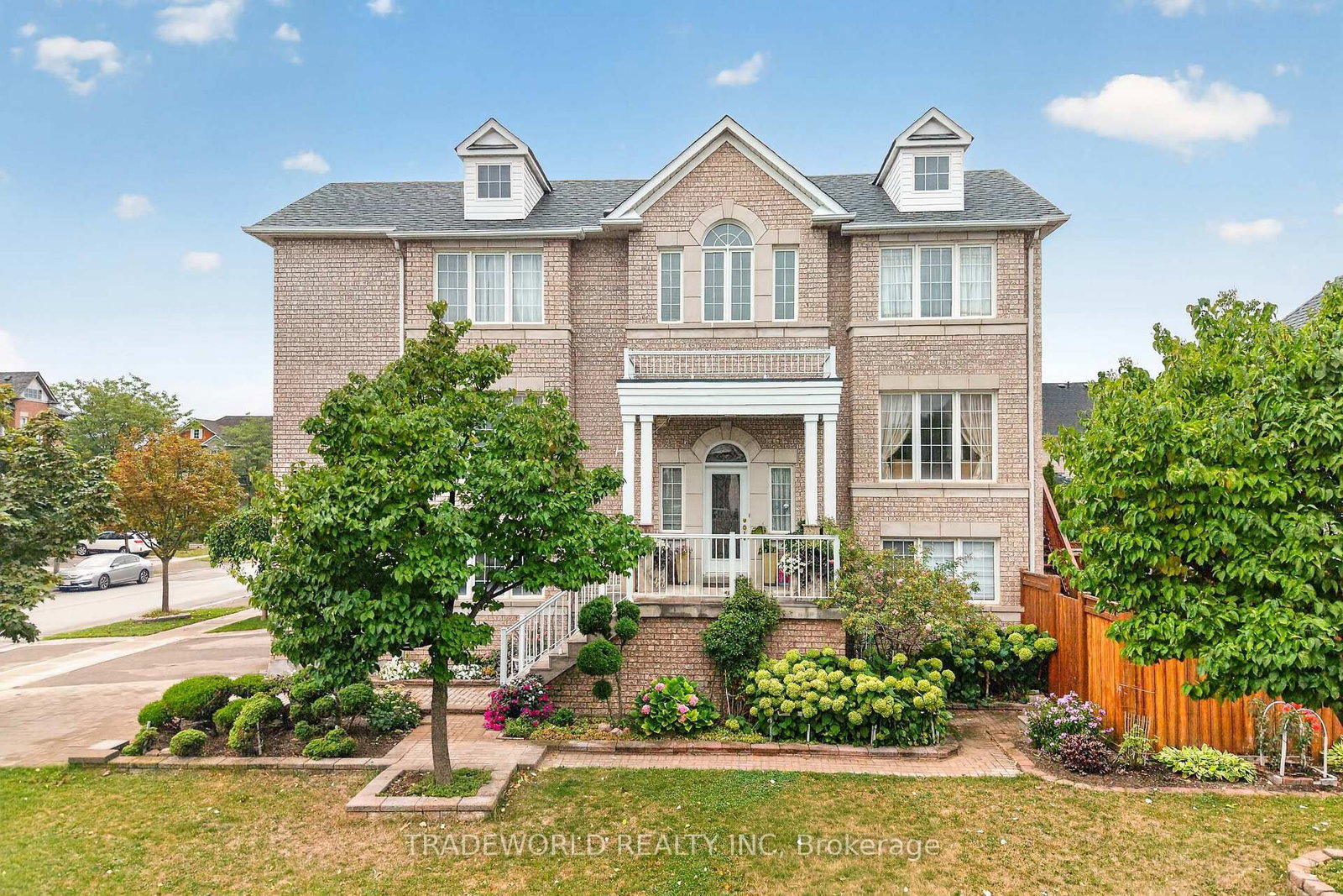 68 Grand Valley Boulevard • Vaughan, ON photo 1