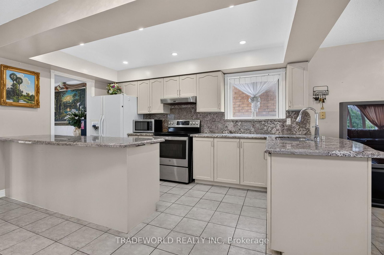 68 Grand Valley Boulevard • Vaughan, ON photo 6