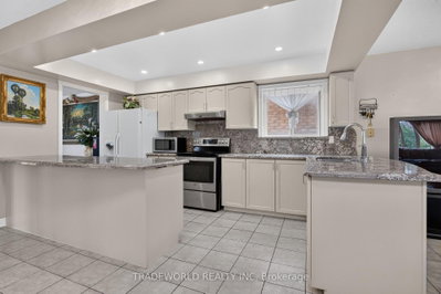68 Grand Valley Boulevard • Vaughan, ON photo 6