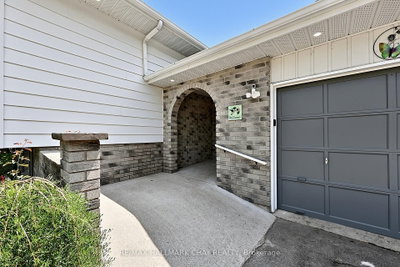 631 Lockhart Road • Innisfil, ON photo 4