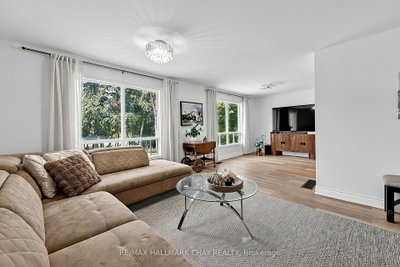 631 Lockhart Road • Innisfil, ON photo 6