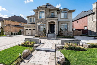 30 Tiburon Trail • Vaughan, ON photo 2