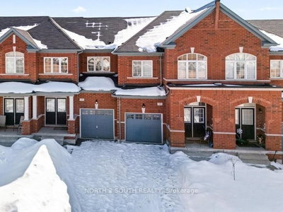 Townhouse for sale at 15 Gower Drive, Aurora, Ontario, L4G 0V9 - Rural Aurora - MLS: N13732196
