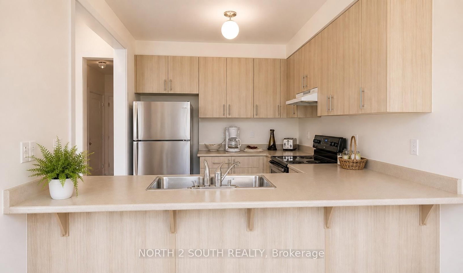 15 Gower Drive • Aurora, ON photo 4