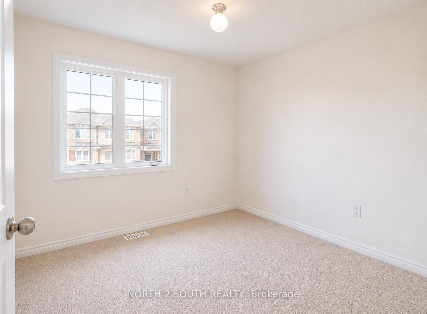 15 Gower Drive • Aurora, ON photo 6