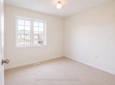 15 Gower Drive • Aurora, ON photo 6