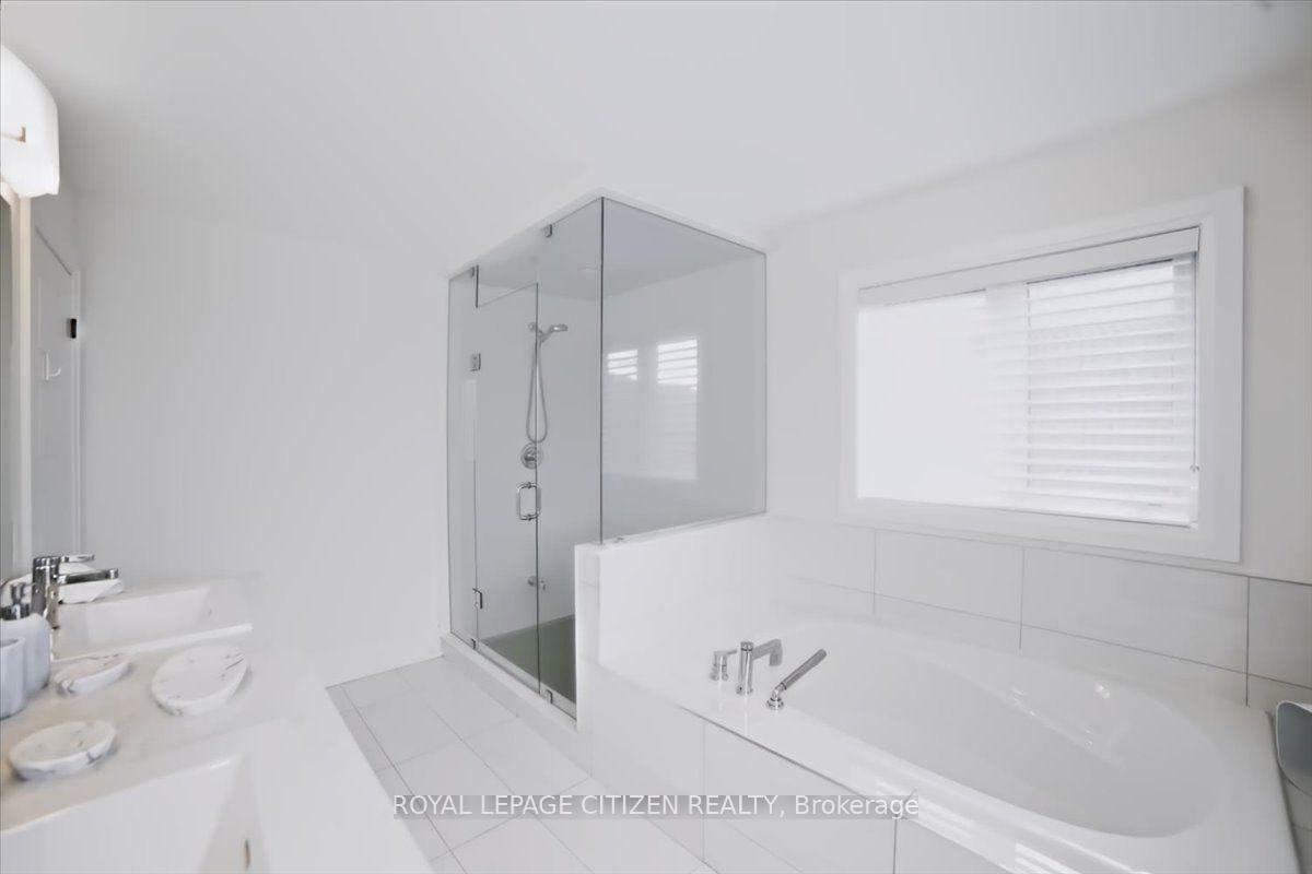 243 Ferragine Crescent • Bradford West Gwillimbury, ON photo 25