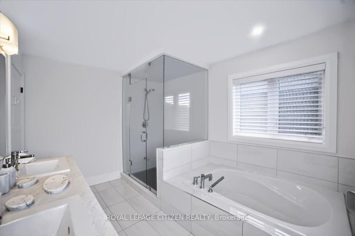 243 Ferragine Crescent • Bradford West Gwillimbury, ON photo 27
