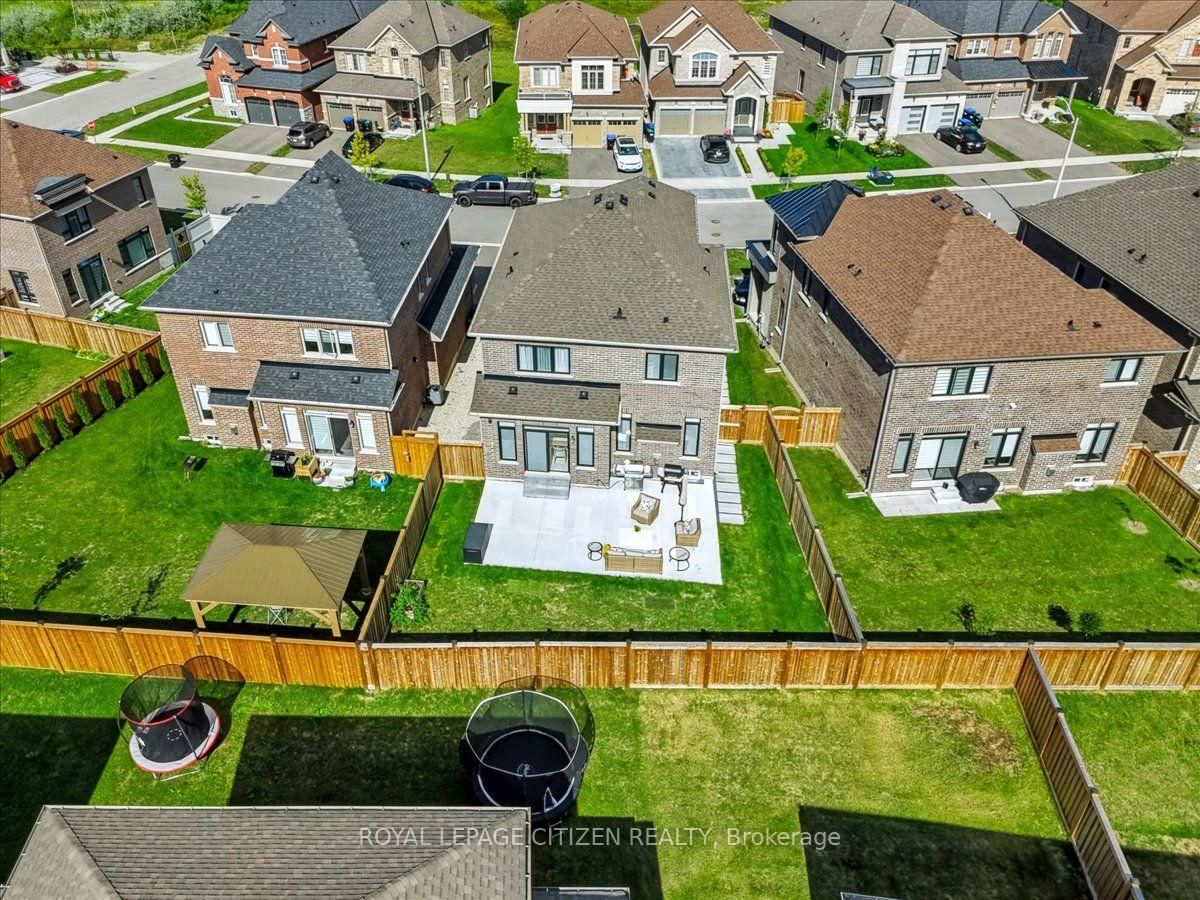 243 Ferragine Crescent • Bradford West Gwillimbury, ON photo 39