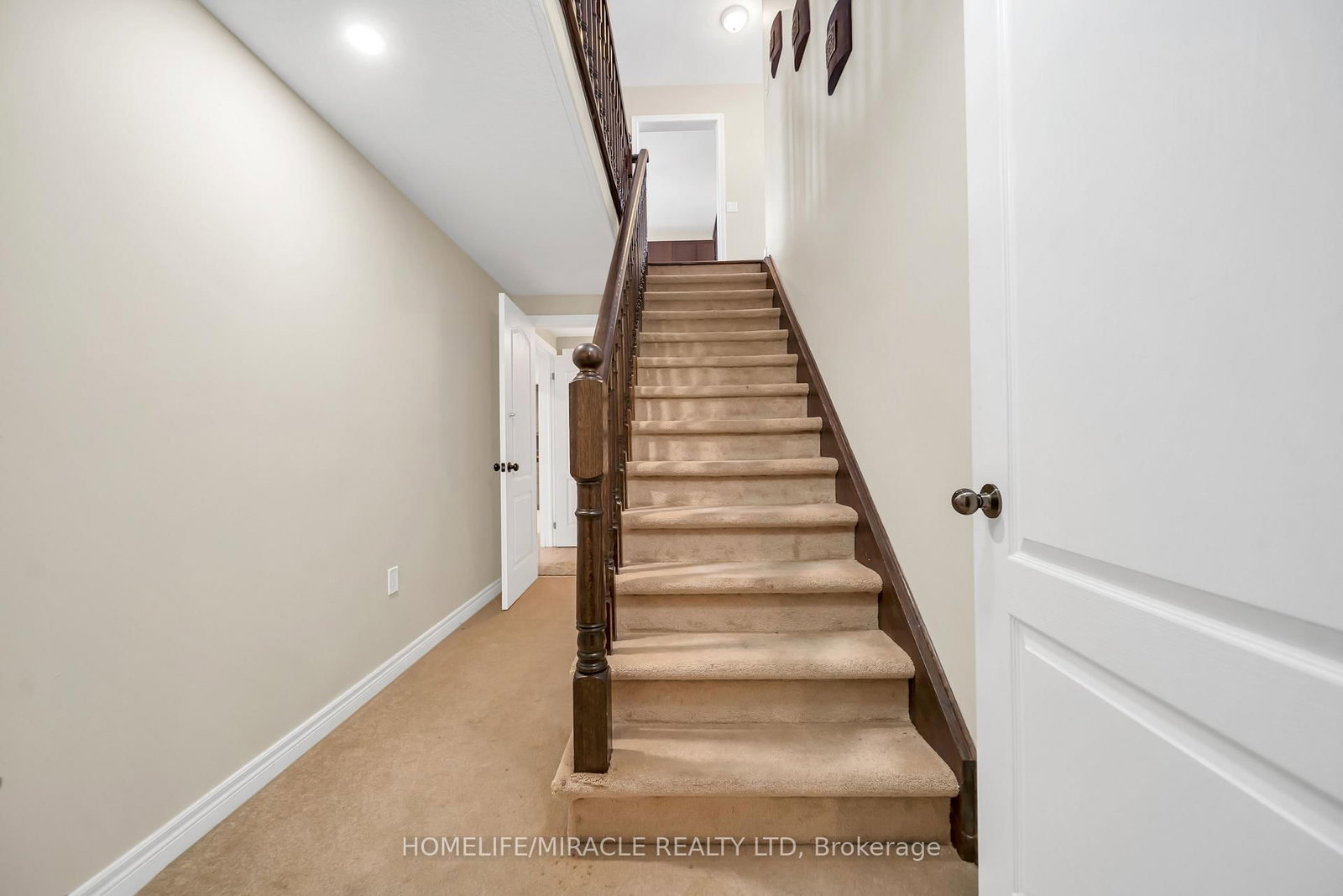 57 Bronze Crescent • Bradford West Gwillimbury, ON photo 24