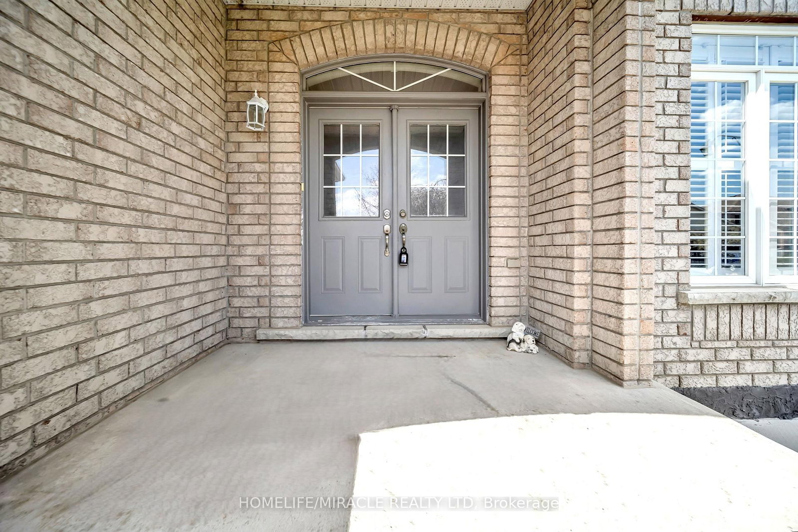 57 Bronze Crescent • Bradford West Gwillimbury, ON photo 4