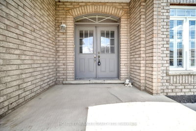 57 Bronze Crescent • Bradford West Gwillimbury, ON photo 4