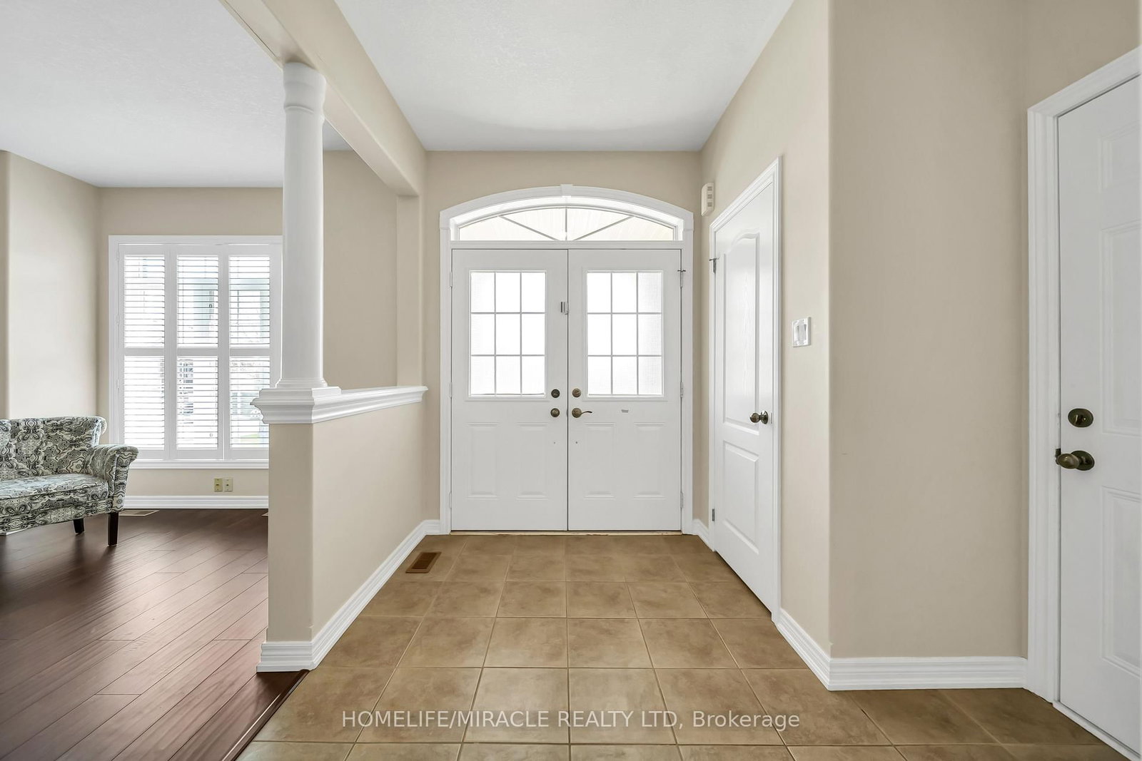 57 Bronze Crescent • Bradford West Gwillimbury, ON photo 5