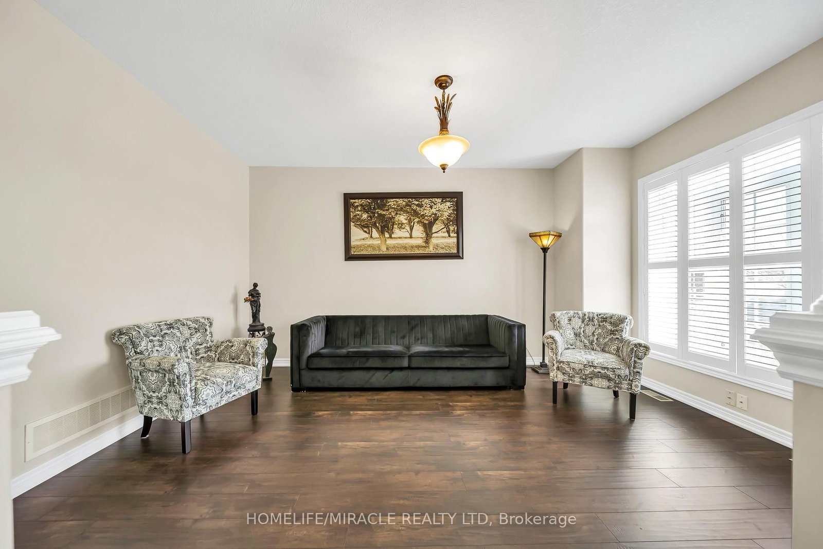 57 Bronze Crescent • Bradford West Gwillimbury, ON photo 6