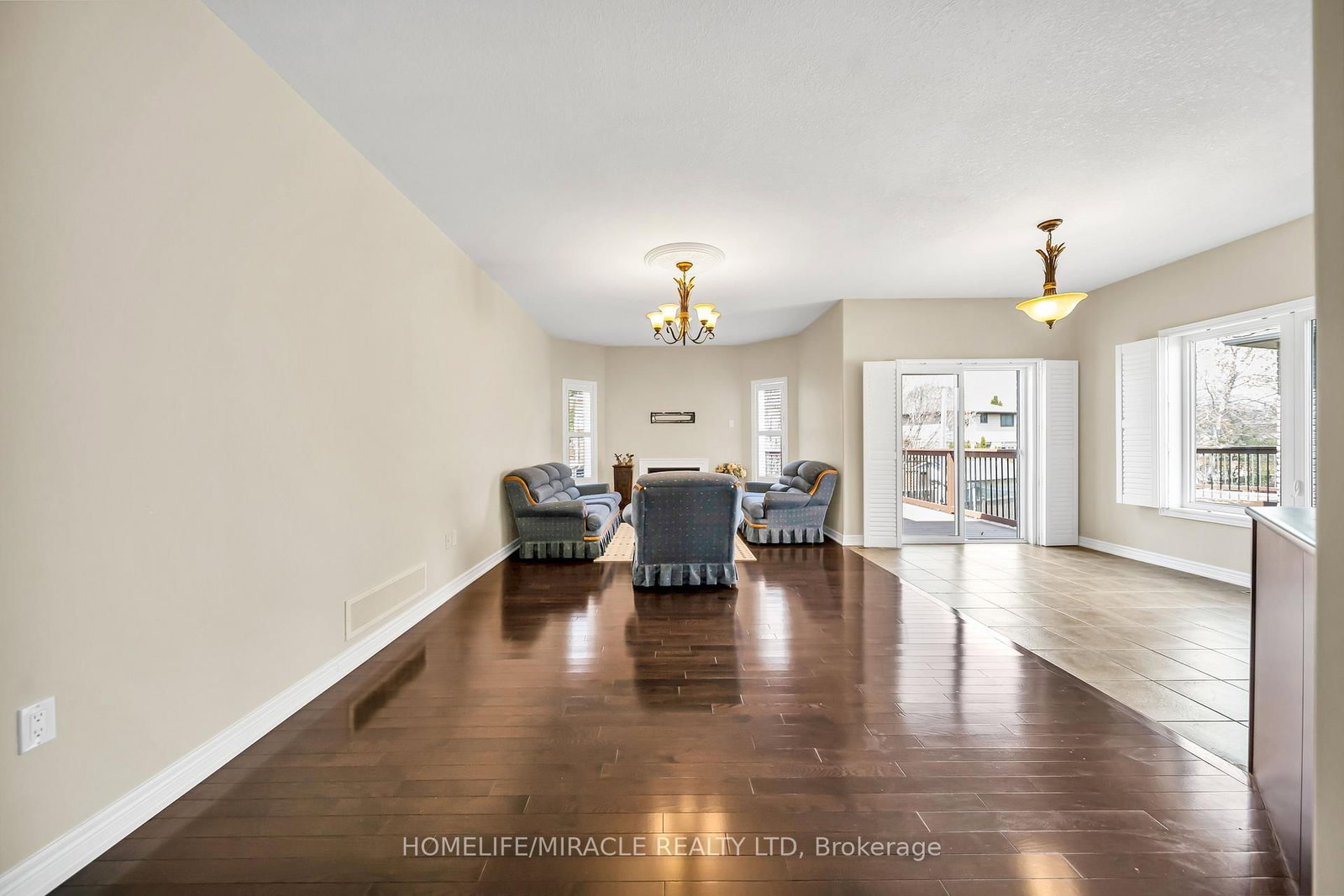 57 Bronze Crescent • Bradford West Gwillimbury, ON photo 9