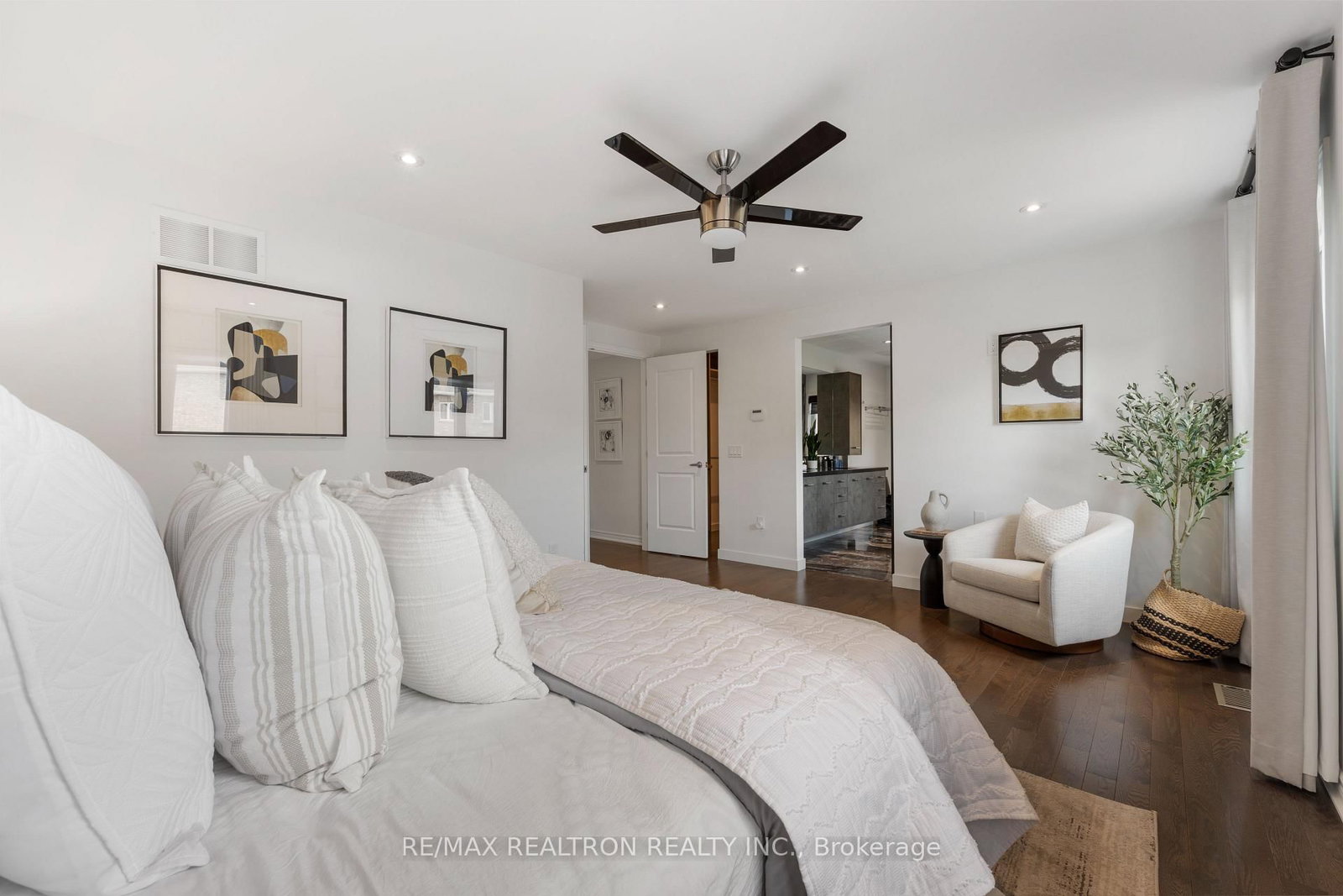 55 Headwind Boulevard • Vaughan, ON photo 15