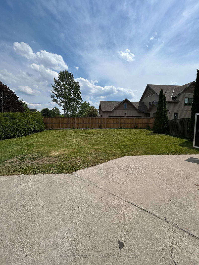 523 Lake Drive E