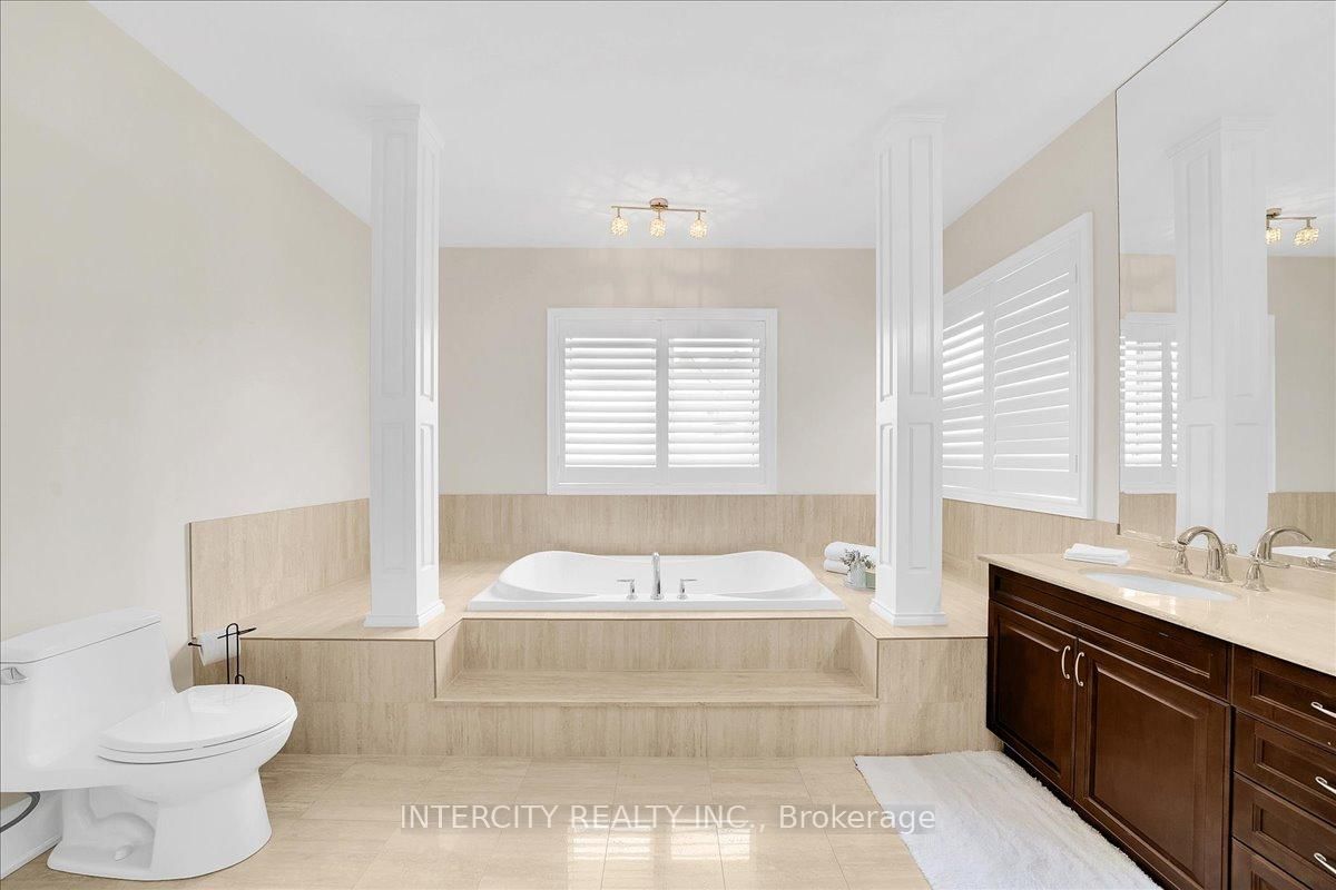 233 Carisbrooke Circle • Aurora, ON photo 32