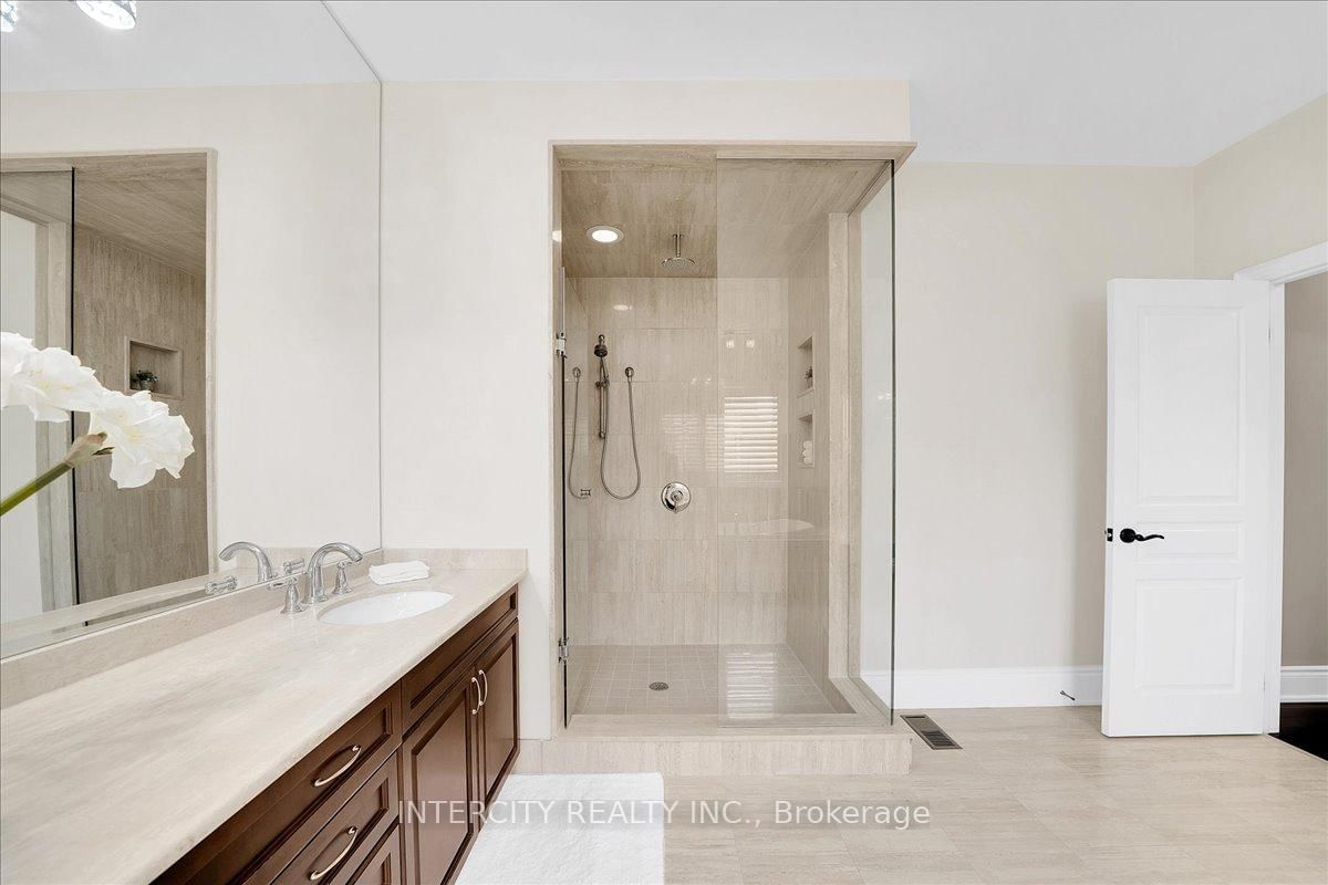 233 Carisbrooke Circle • Aurora, ON photo 33