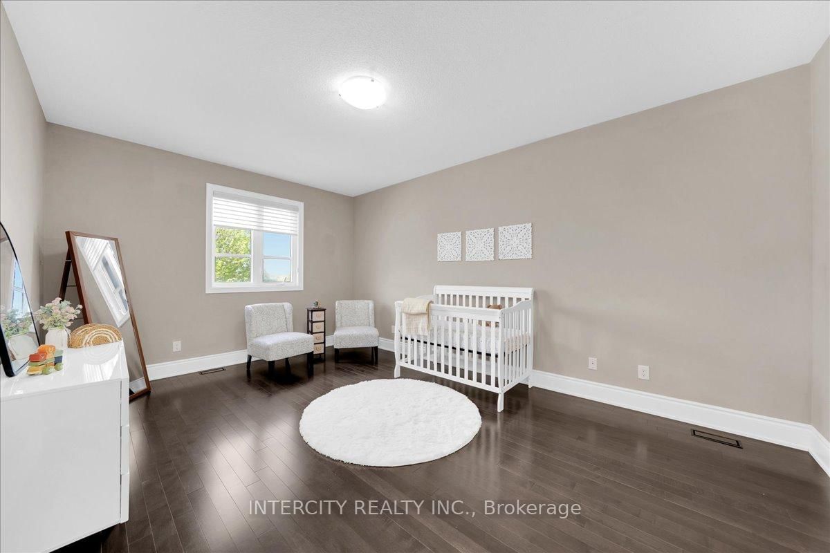 233 Carisbrooke Circle • Aurora, ON photo 34