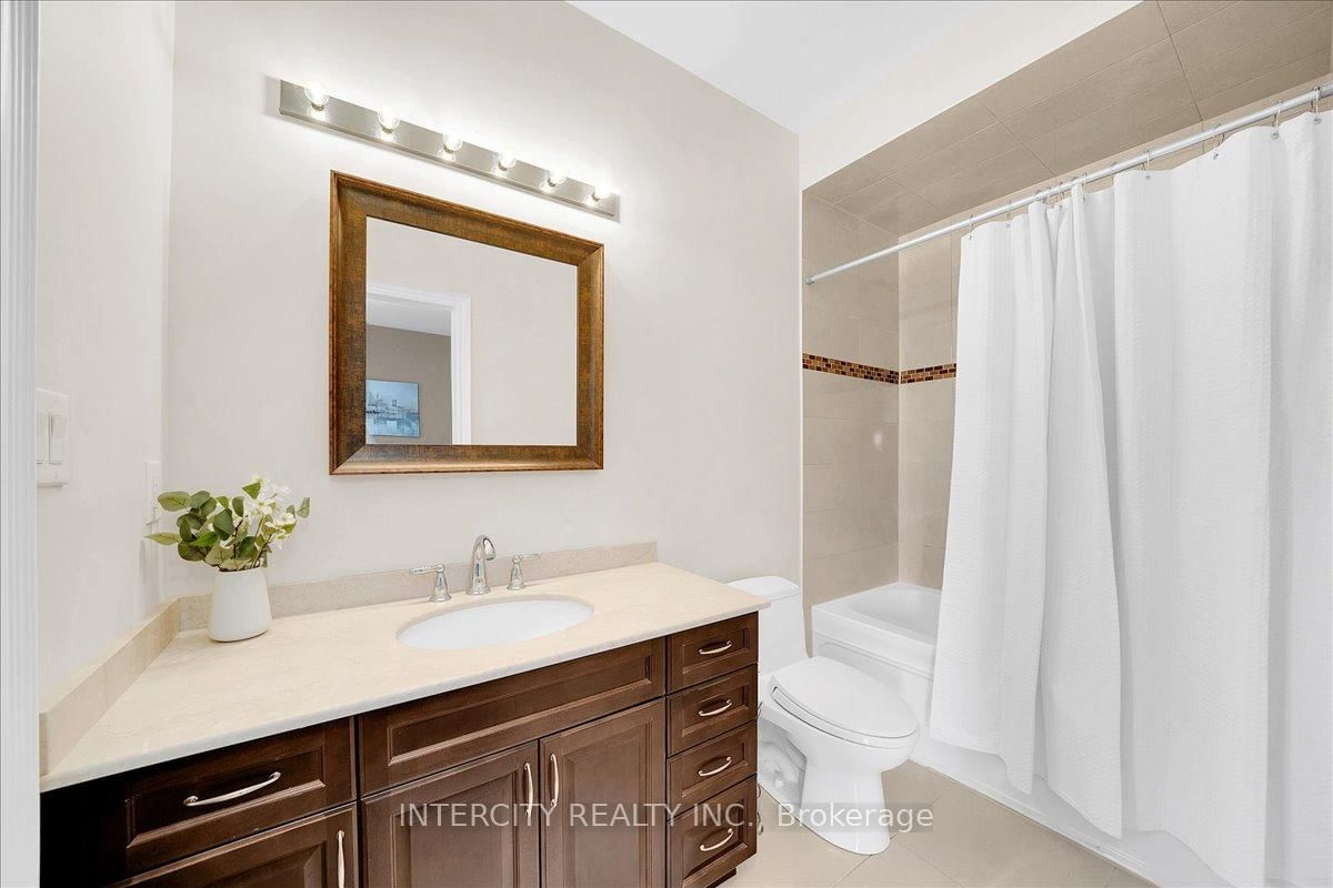 233 Carisbrooke Circle • Aurora, ON photo 38