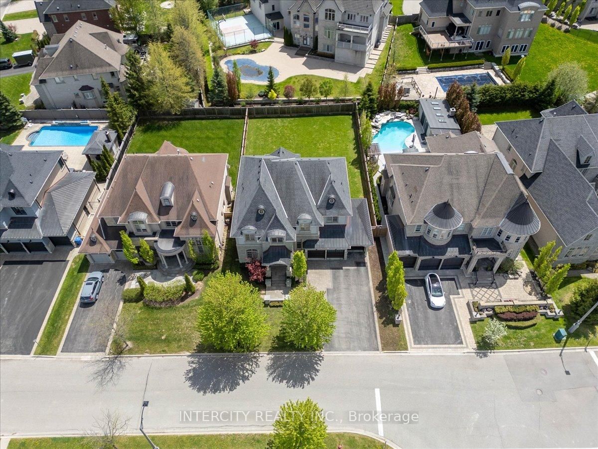 233 Carisbrooke Circle • Aurora, ON photo 48