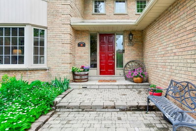 128 Reeve Drive • Markham, ON photo 4