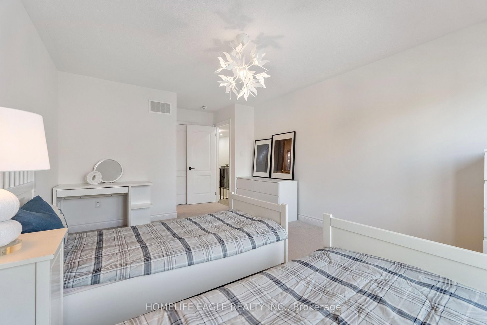 58 Tesla Crescent • East Gwillimbury, ON photo 15