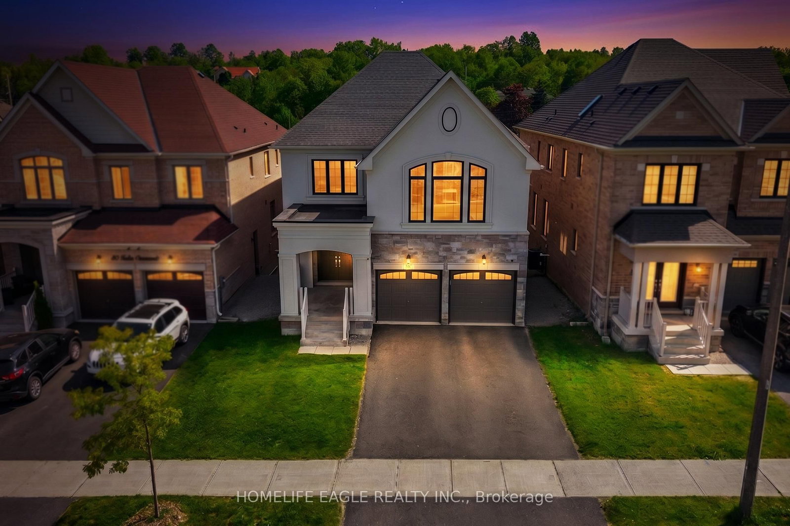 58 Tesla Crescent • East Gwillimbury, ON photo 2