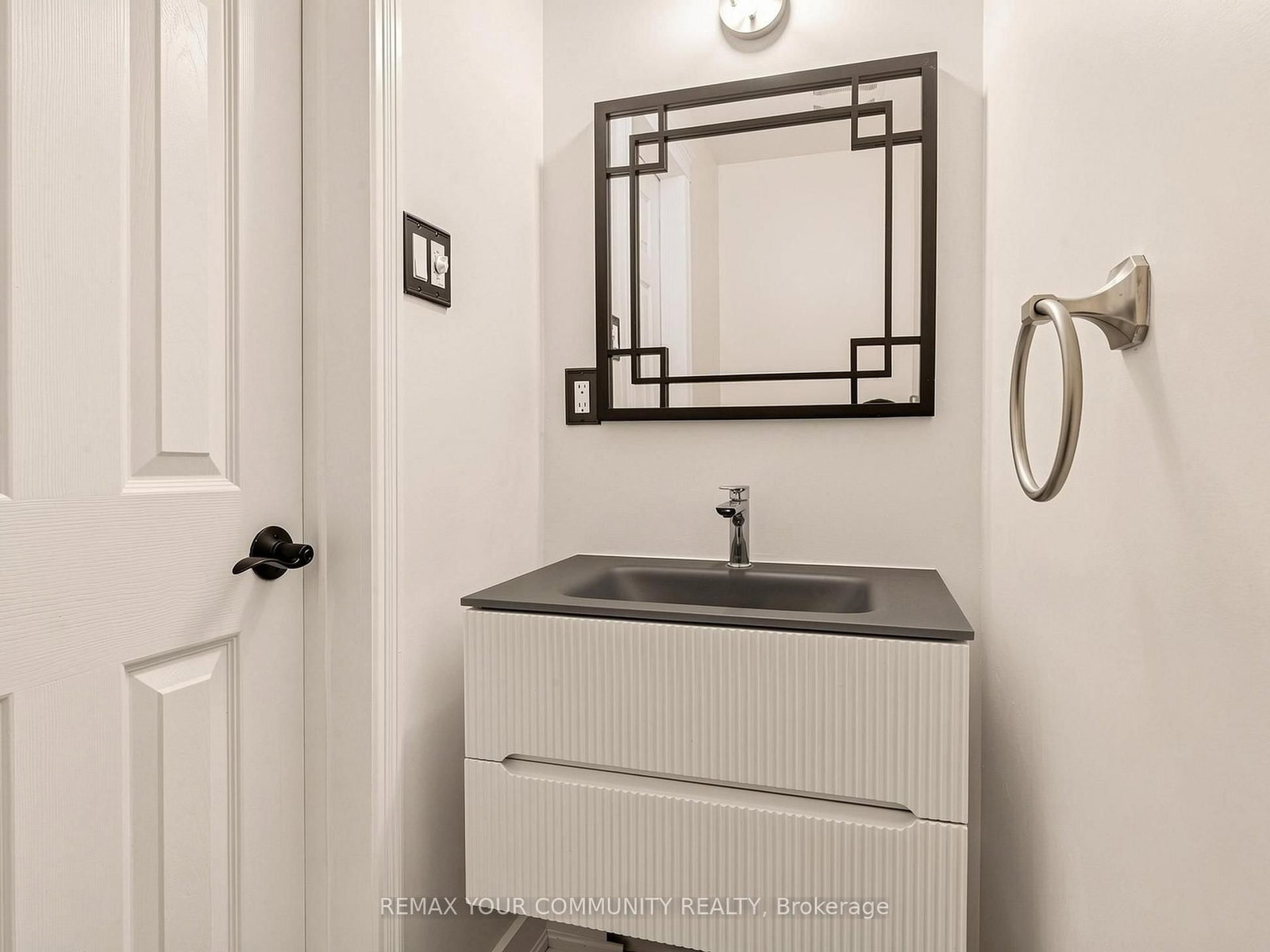 75 St. Andrews Court • Aurora, ON photo 15