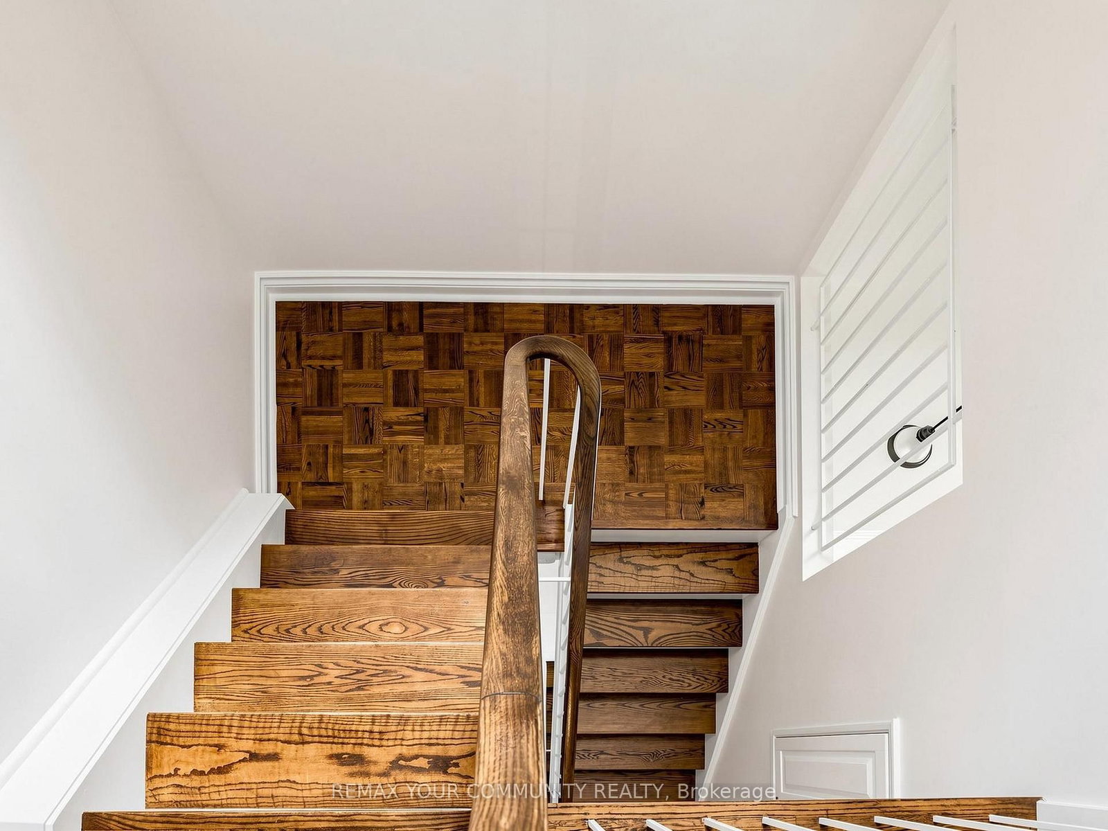 75 St. Andrews Court • Aurora, ON photo 18