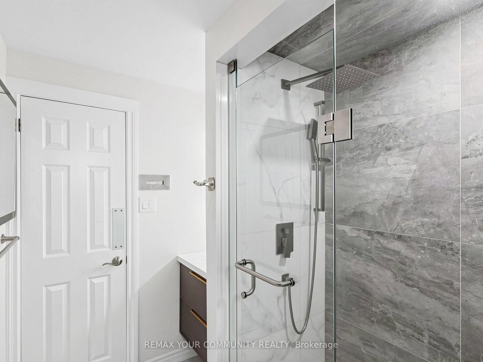 75 St. Andrews Court • Aurora, ON photo 27
