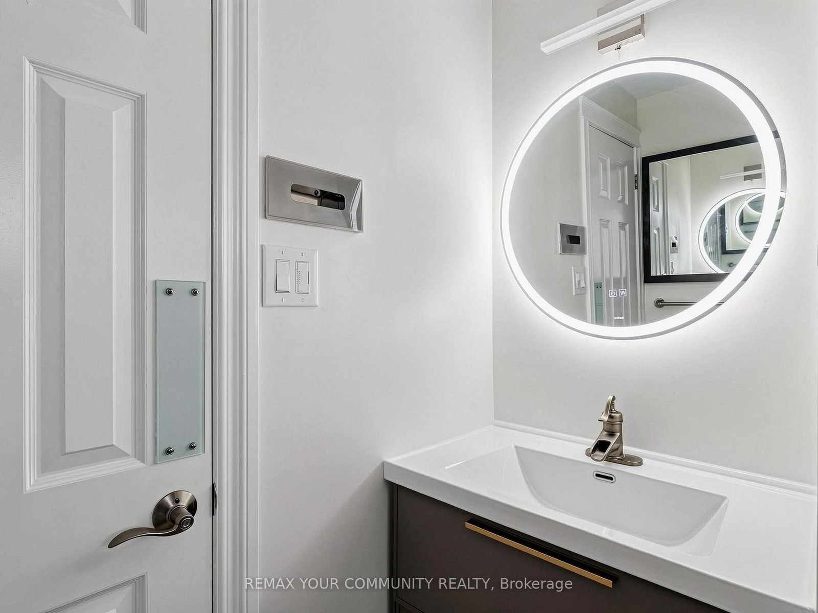 75 St. Andrews Court • Aurora, ON photo 28