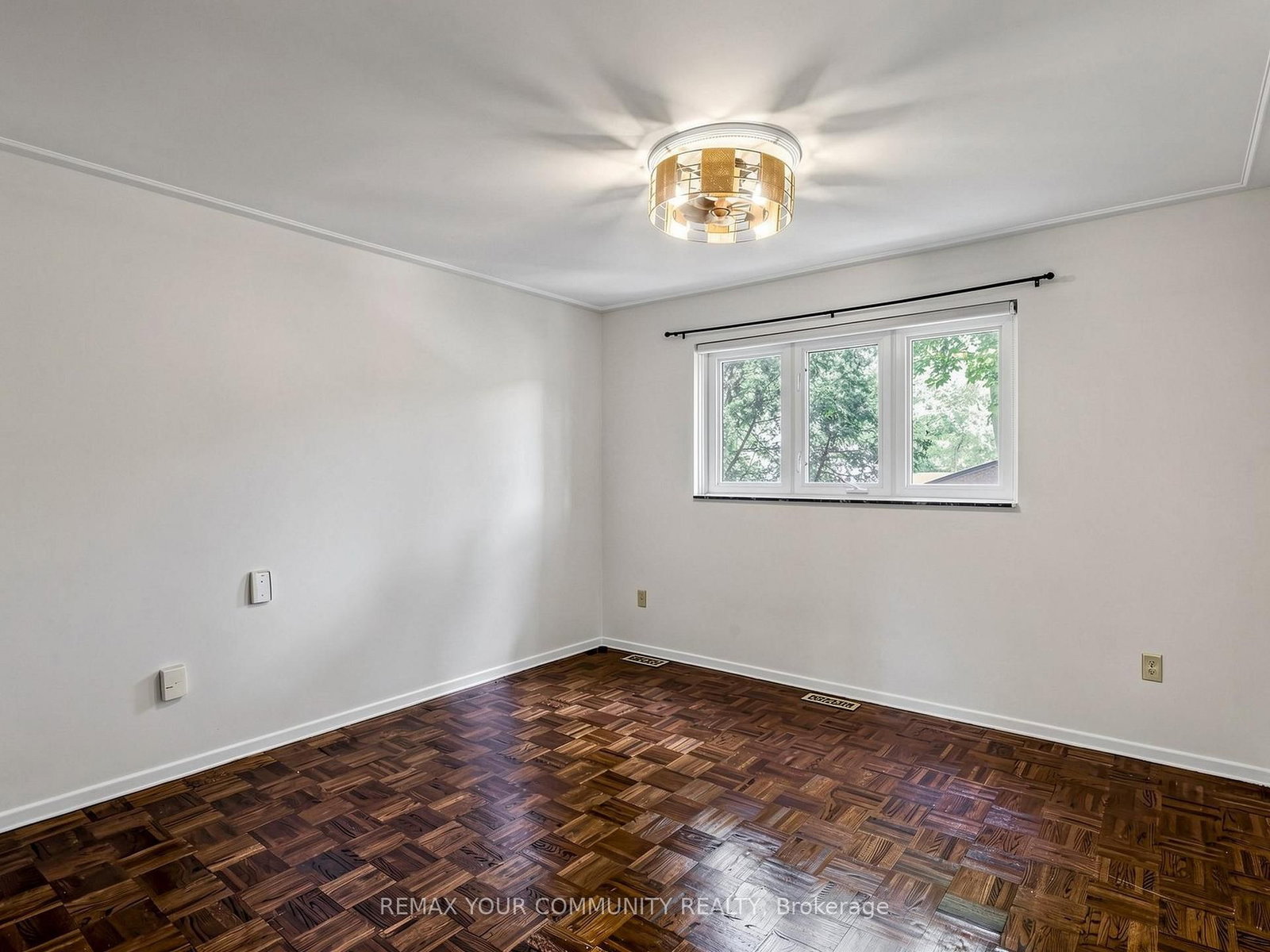 75 St. Andrews Court • Aurora, ON photo 30