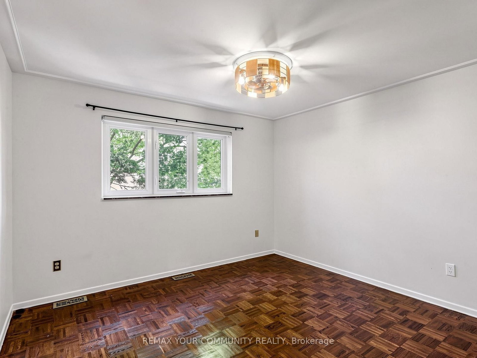75 St. Andrews Court • Aurora, ON photo 31