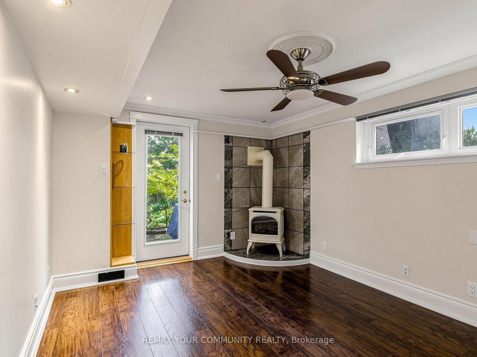 75 St. Andrews Court • Aurora, ON photo 37