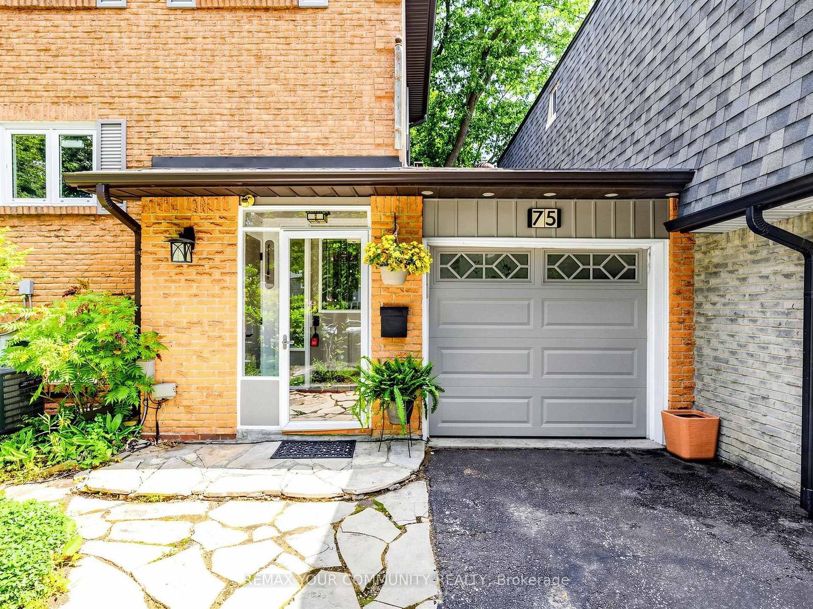 75 St. Andrews Court • Aurora, ON photo 50