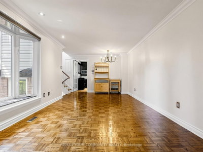 75 St. Andrews Court • Aurora, ON photo 7