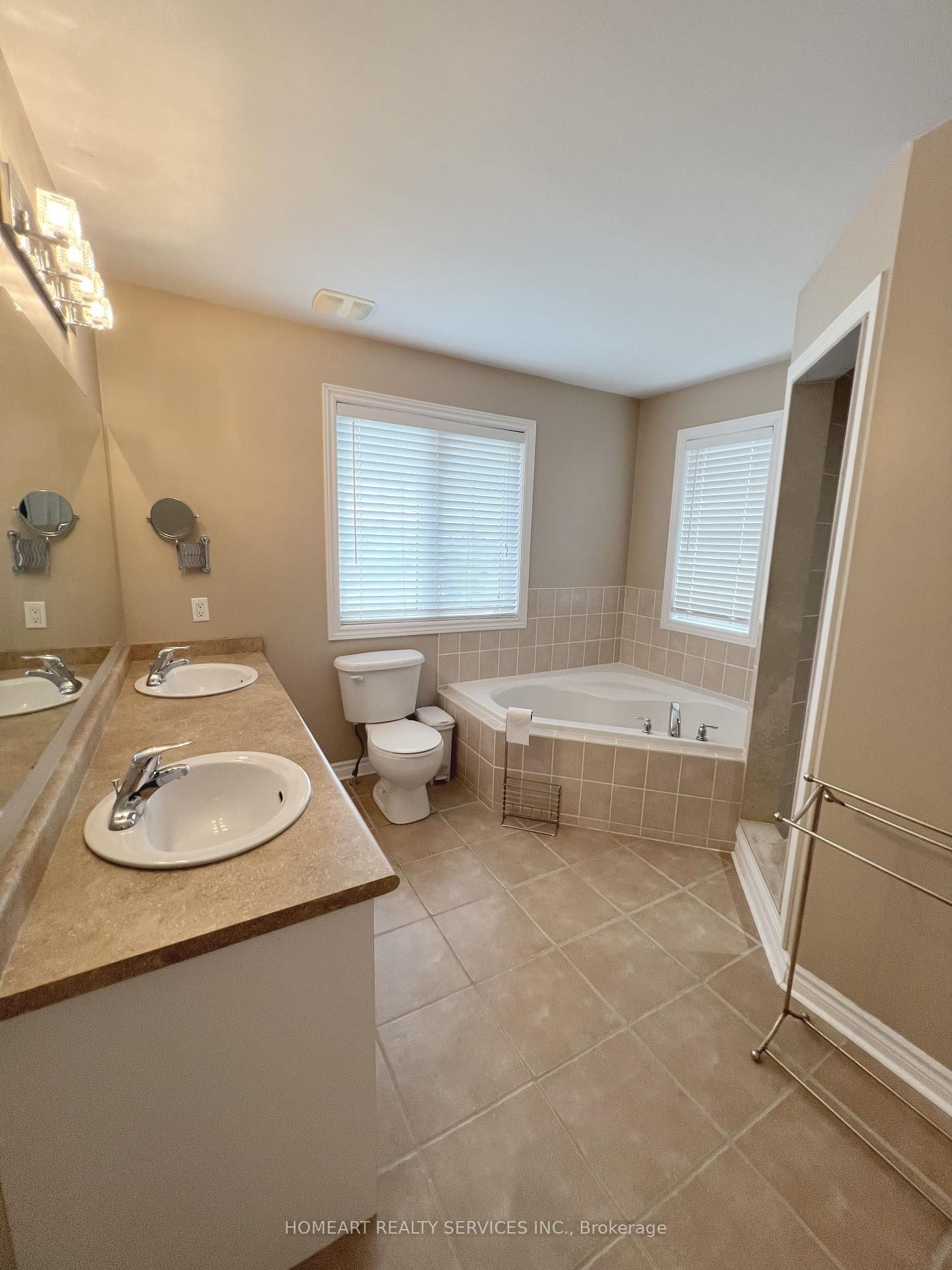 596 Vellore Park Avenue N • Vaughan, ON photo 28