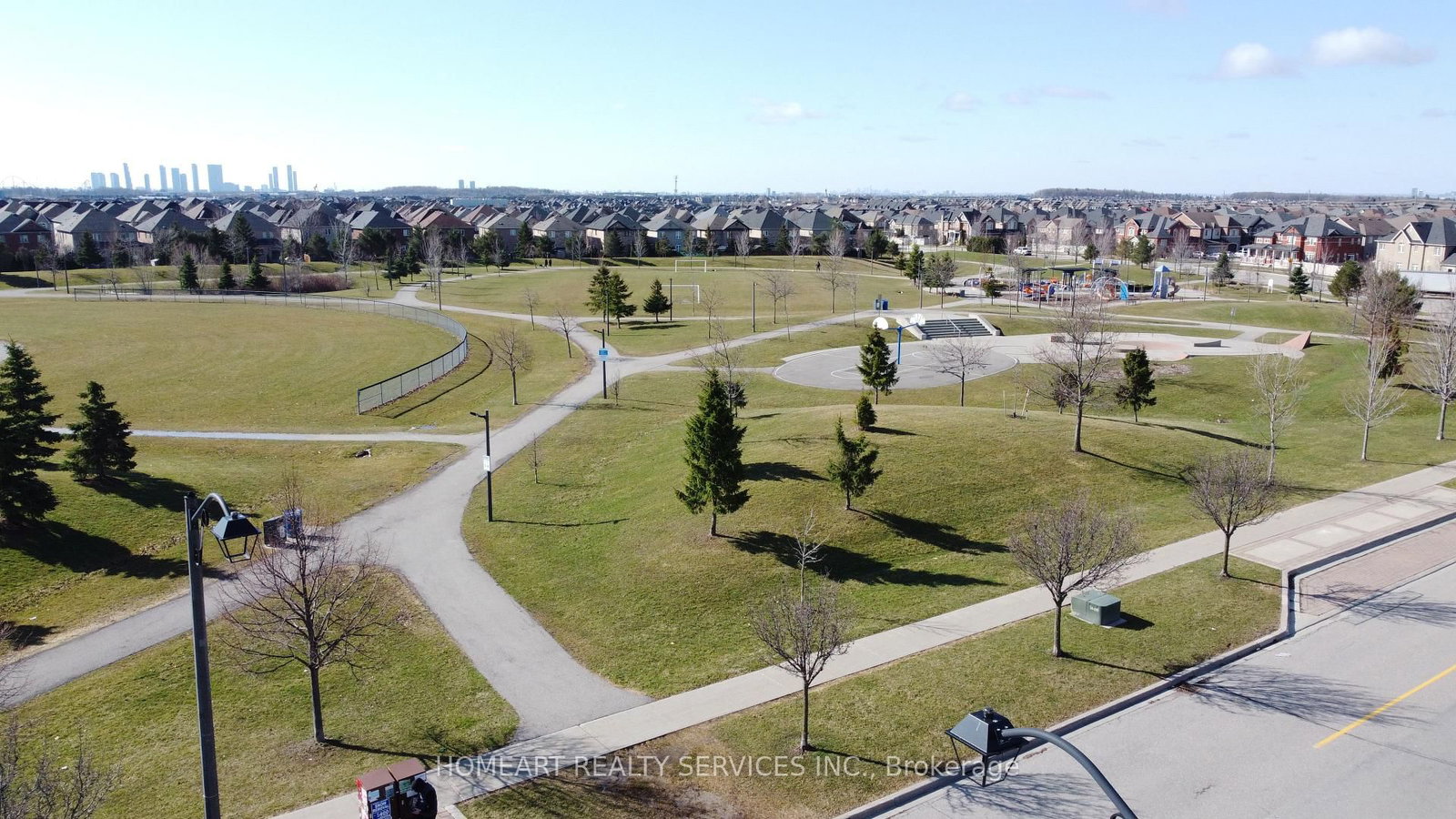 596 Vellore Park Avenue N • Vaughan, ON photo 5