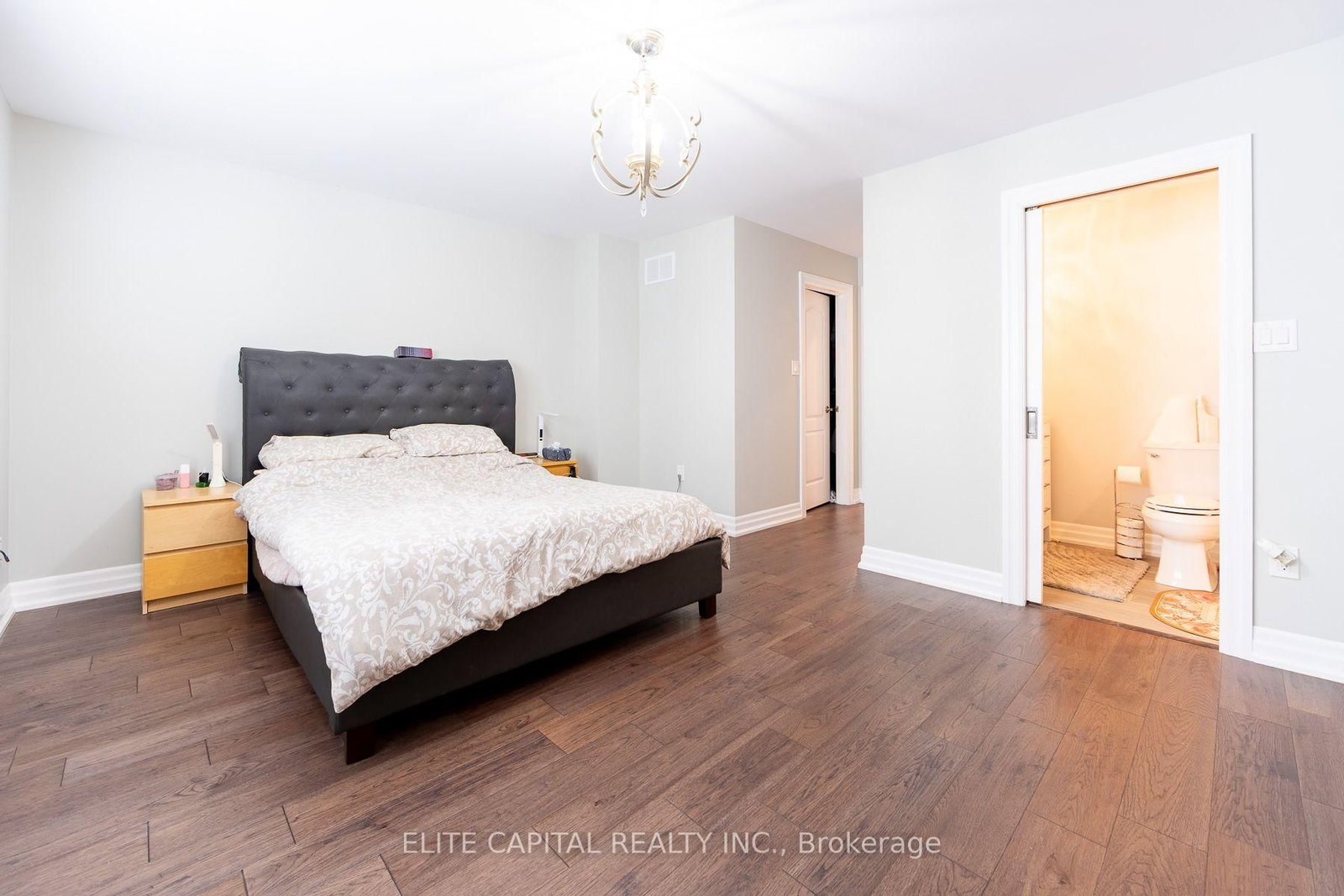 405 King Street E • East Gwillimbury, ON photo 9